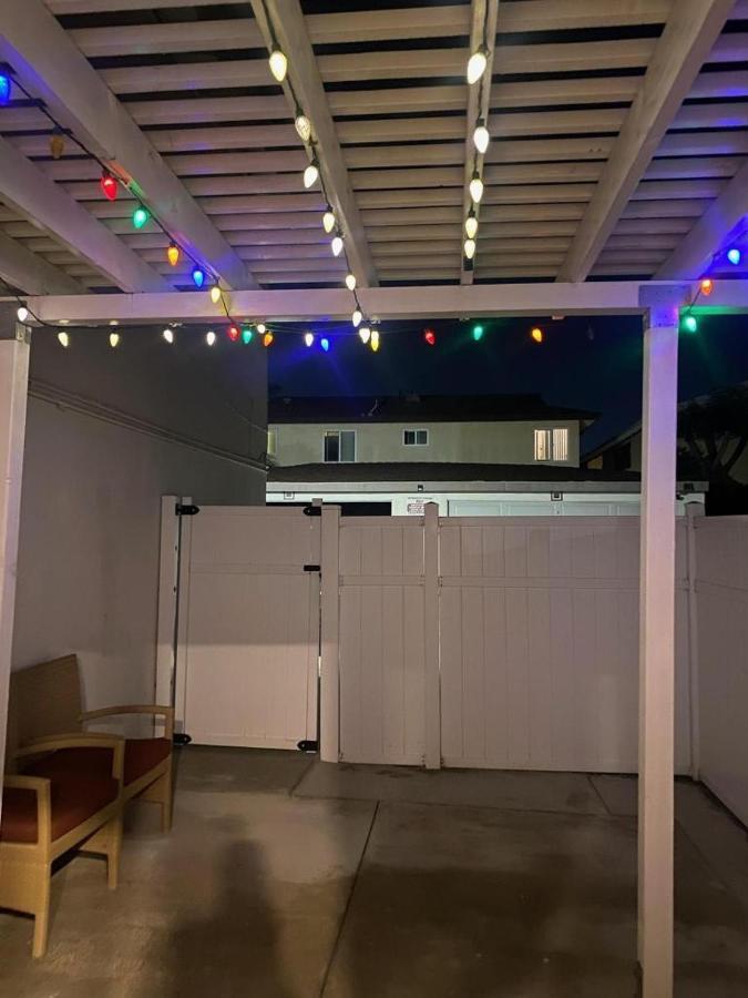 Ocean Breeze Apartment Huntington Beach Exterior photo